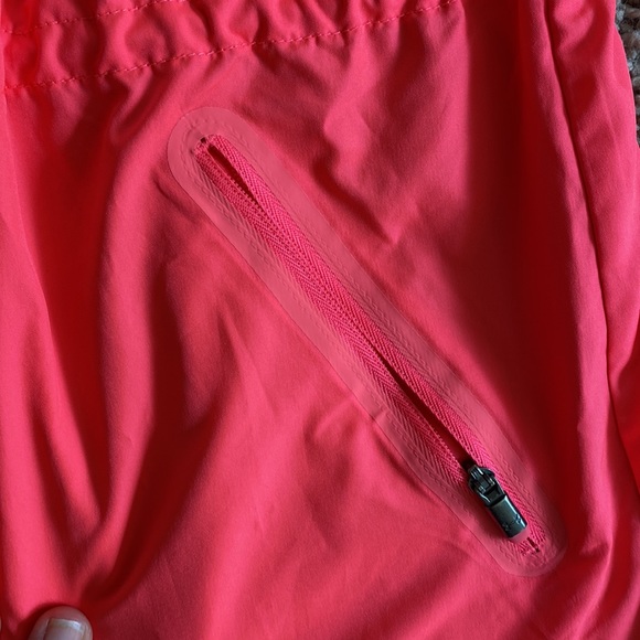 Under Armour running jacket - Picture 3 of 9